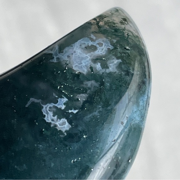 Moss Agate Crystal Moon - Picture 15 of 15